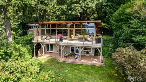15717 25th Ave SW, Burien, WA 98166