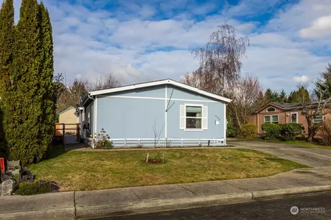 4304 Lakeview Ct SE, Lacey, WA 98503