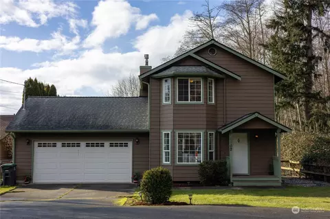 1102 Dewey Dr, Coupeville, WA 98239