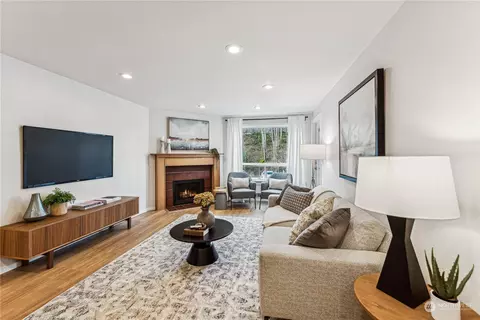 10501 8th Ave NE #225, Seattle, WA 98125
