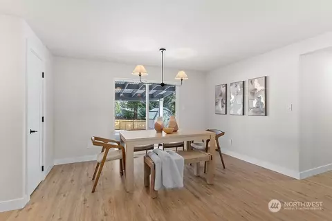 Dining - 1335 E Maple St, Kent, WA 98030 photo 1 of 2