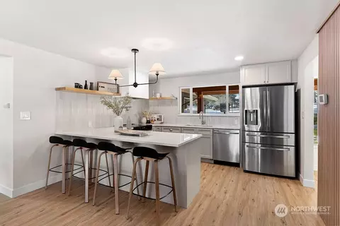 Kitchen - 1335 E Maple St, Kent, WA 98030 photo 1 of 5