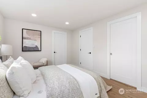 Bedroom - 1335 E Maple St, Kent, WA 98030 photo 2 of 5