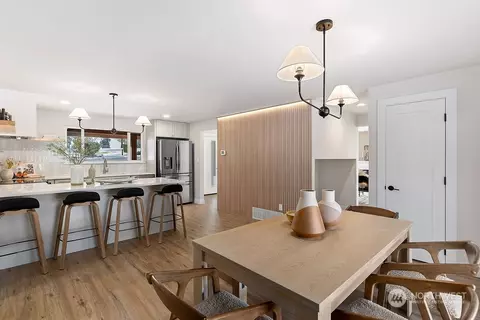 Dining - 1335 E Maple St, Kent, WA 98030 photo 2 of 2