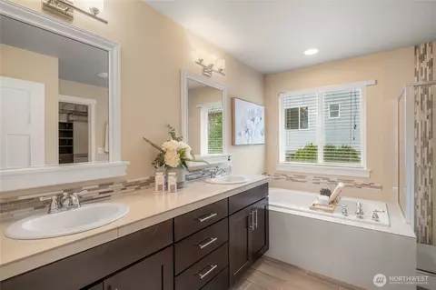 Bath - 16815 37th Dr SE, Bothell, WA 98012 photo 2 of 5