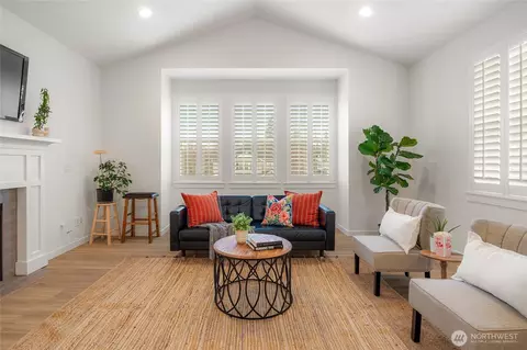 Living - 16815 37th Dr SE, Bothell, WA 98012 photo 5 of 5