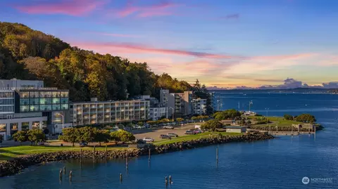 1221 Harbor Ave SW #302, Seattle, WA 98116
