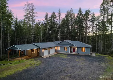 180 NE Mountain View Dr, Tahuya, WA 98588