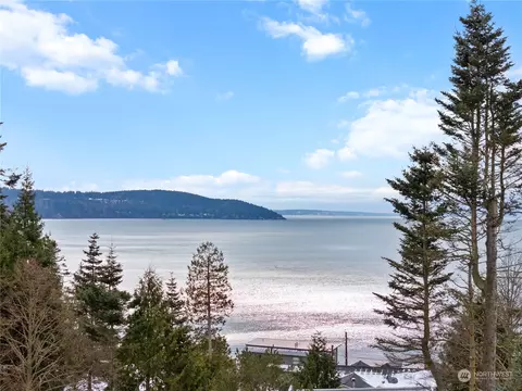4606 Bryce Dr, Anacortes, WA 98221