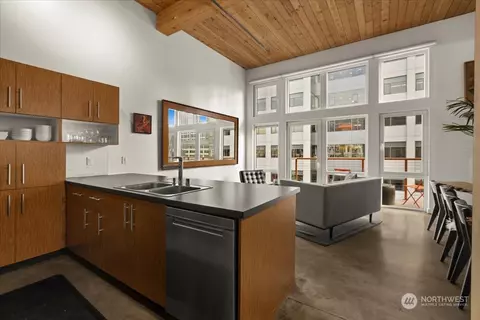 401 9th Ave N #501, Seattle, WA 98109
