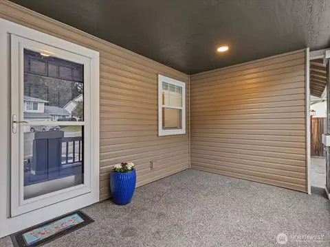 Exterior - 14320 53rd Ave SE, Everett, WA 98208 photo 6 of 11