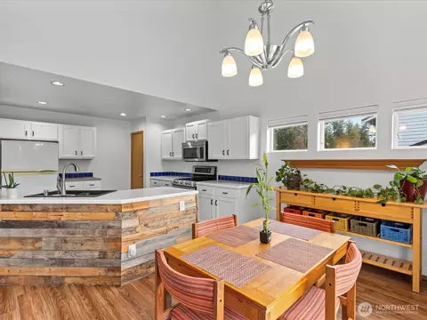 Dining - 14320 53rd Ave SE, Everett, WA 98208 photo 2 of 2