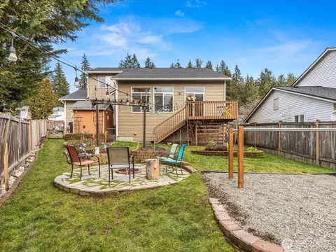 Exterior - 14320 53rd Ave SE, Everett, WA 98208 photo 10 of 11