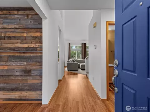 Entry Way - 14320 53rd Ave SE, Everett, WA 98208 photo 1 of 5