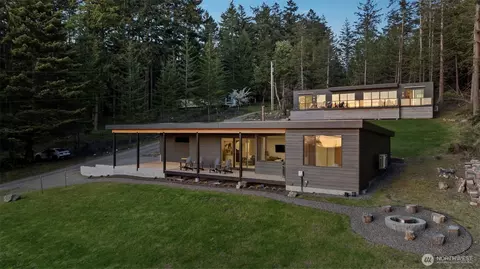 900 860 Fort Gate Rd, Nordland, WA 98358