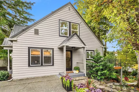 9725 Sand Point Way NE, Seattle, WA 98115