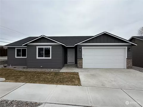 15 Salmon Dr, Wenatchee, WA 98801