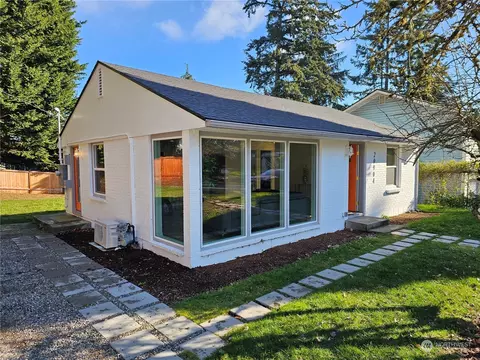 20904 5th Ave S, Des Moines, WA 98198