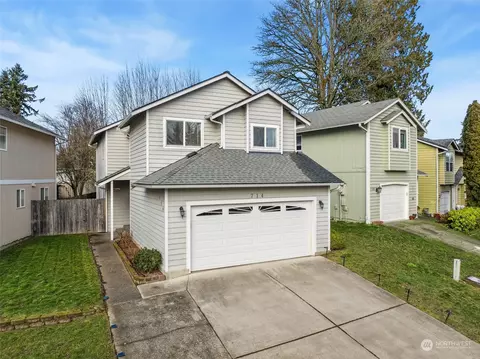 714 NE Flagstone Ln, Bremerton, WA 98310