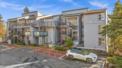 2601 NE 4th St #611, Renton, WA 98056