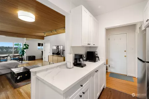 2016 Broadway E #D, Seattle, WA 98102 photo 18