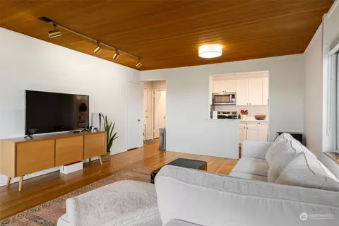 2016 Broadway E #D, Seattle, WA 98102 photo 12