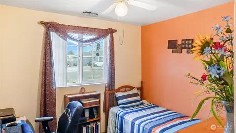 430 E Othello St, Othello, WA 99344 photo 10