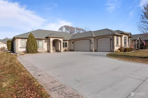 519 Bluff West Dr, Moses Lake, WA 98837