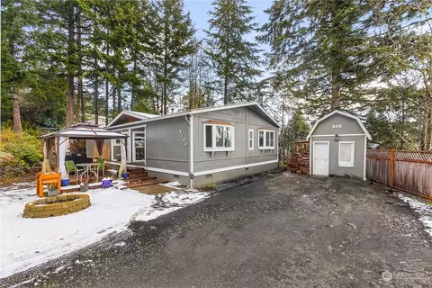 40 NE Captain Kidd Ct, Belfair, WA 98528