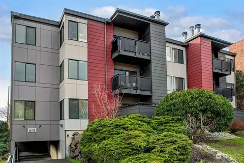 613 4th Ave W #201, Seattle, WA 98119