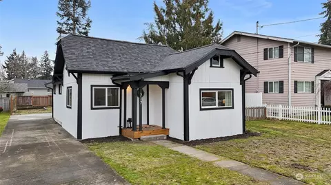 717 6th Ave NW, Puyallup, WA 98371