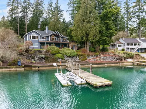8825 90th Ave NW, Gig Harbor, WA 98332