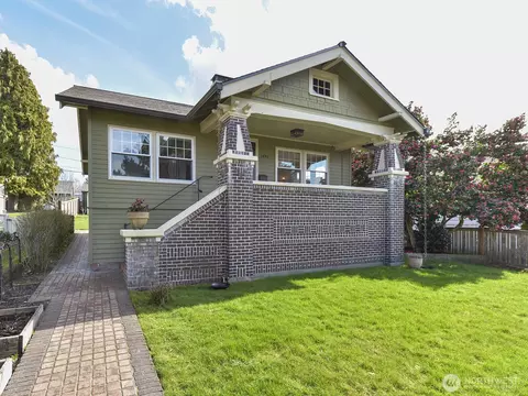 5440 44th Ave SW, Seattle, WA 98136