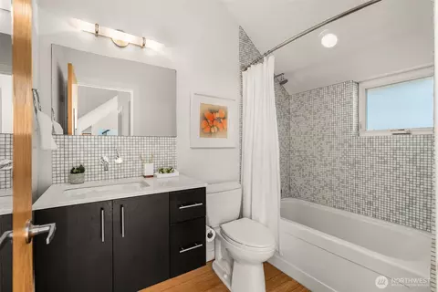 Bath - 1806 24th Ave S, Seattle, WA 98144 photo 4 of 4