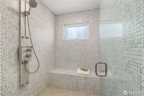 Bath - 1806 24th Ave S, Seattle, WA 98144 photo 3 of 4