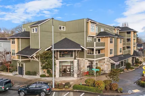 3150 W Government Way #403, Seattle, WA 98199