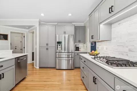 Kitchen - 3020 215th St SE, Bothell, WA 98021 photo 2 of 4