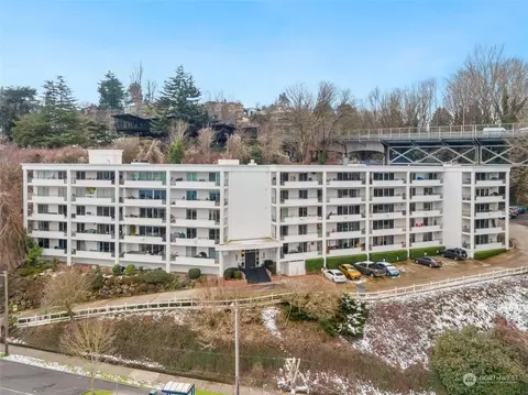 2565 Dexter Ave N #203, Seattle, WA 98109