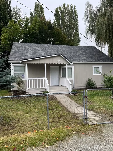 201 N Barker St, Mount Vernon, WA 98273