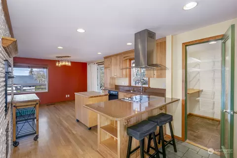 Kitchen - 714 33rd St, Everett, WA 98201 photo 2 of 3