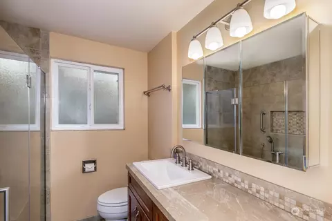 Bath - 714 33rd St, Everett, WA 98201 photo 1 of 2