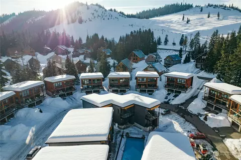 111 Pass Life Way, Snoqualmie Pass, WA 98068