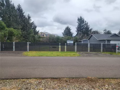 289 Wishkah St, Ocean Shores, WA 98569