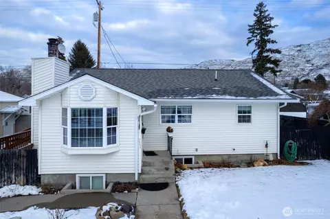 711 Holly St, Coulee Dam, WA 99116