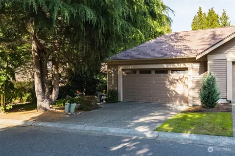9032 Gleneagle Dr, Blaine, WA 98230