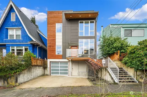 915 N 72nd St, Seattle, WA 98103