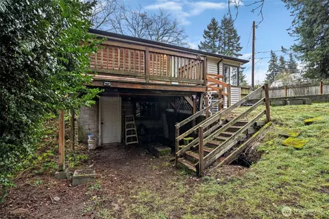 Exterior - 6310 Berkshire Dr, Everett, WA 98203 photo 4 of 6