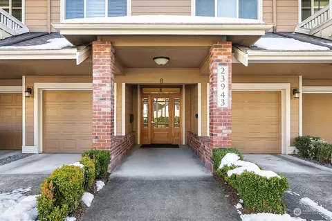 23943 NE 115th Ln #102, Redmond, WA 98053