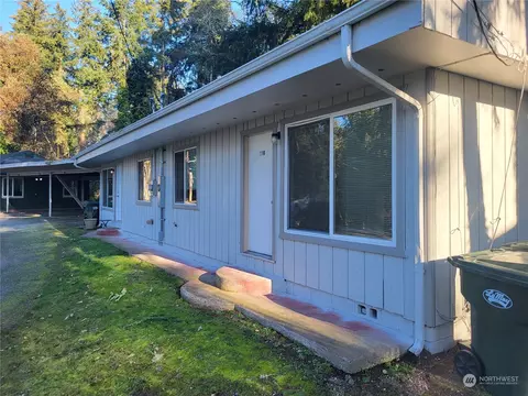 219 Lake Louise Dr SW #A&B, Lakewood, WA 98498
