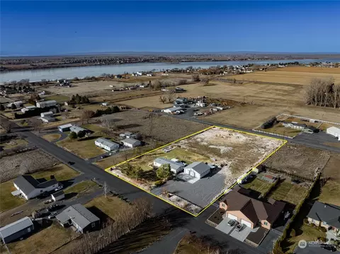 7442 Wild Goose Ln NE, Moses Lake, WA 98837